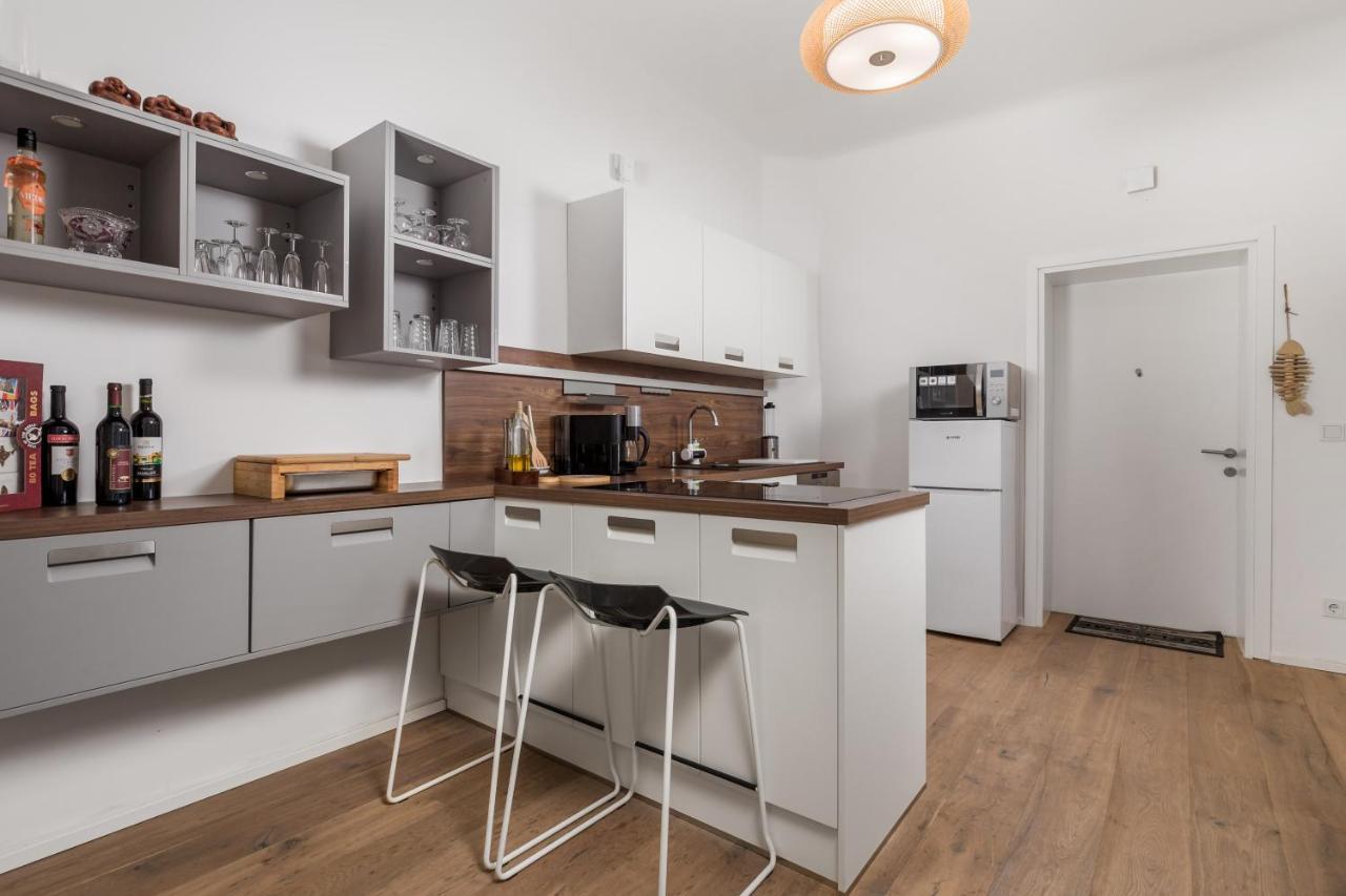 Apartman Rhea Opatija Exteriör bild
