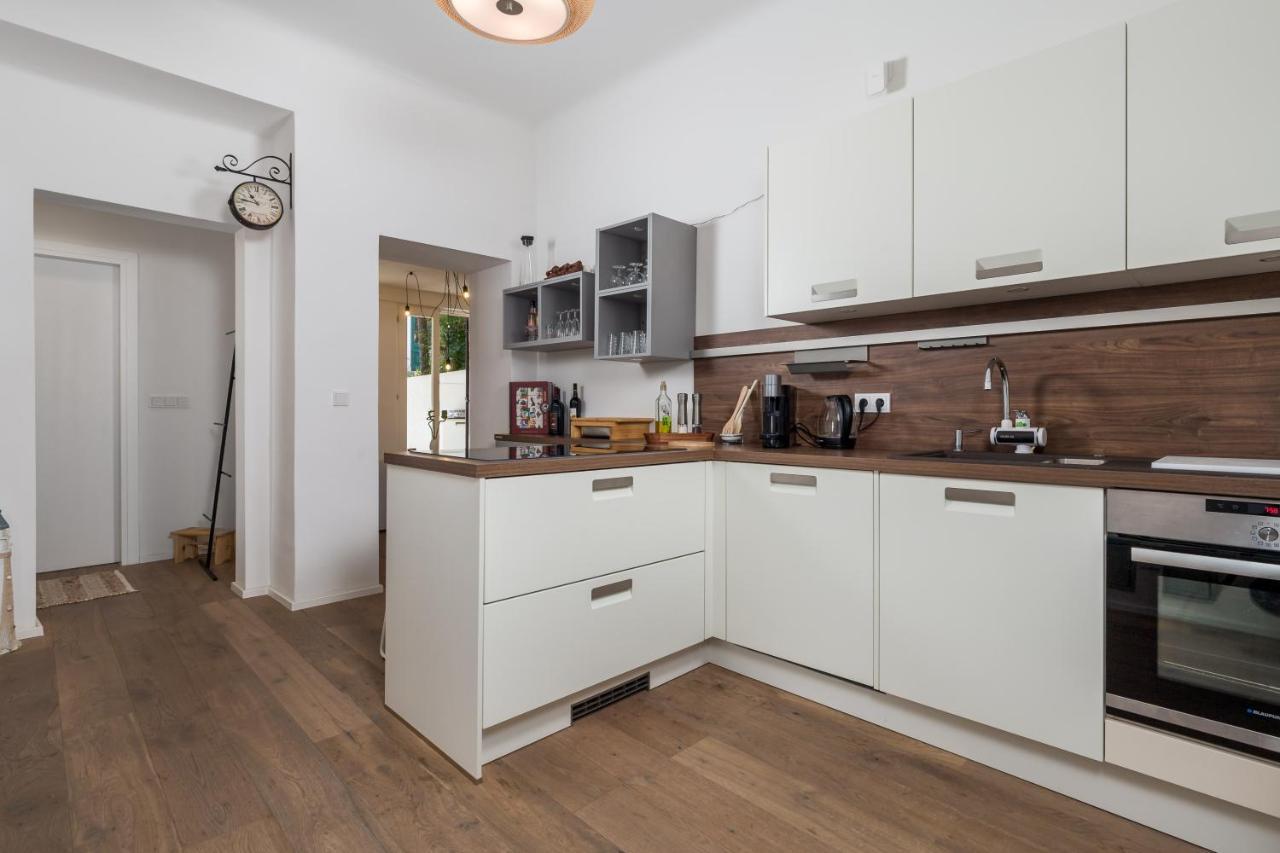 Apartman Rhea Opatija Exteriör bild